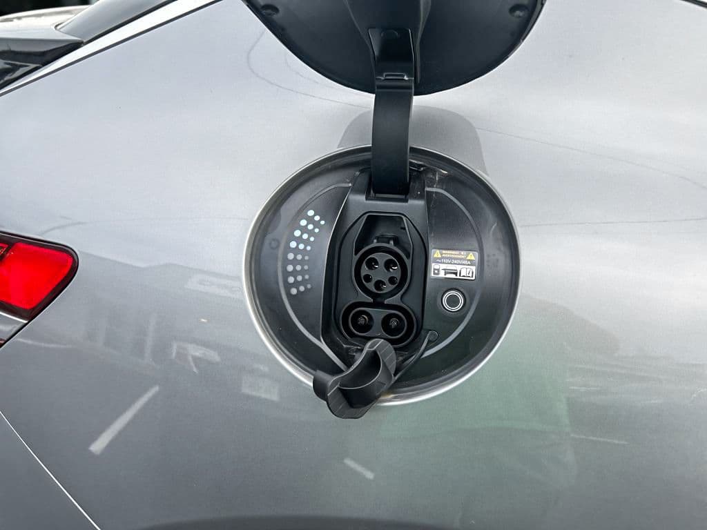 2023 Genesis GV60 view 5