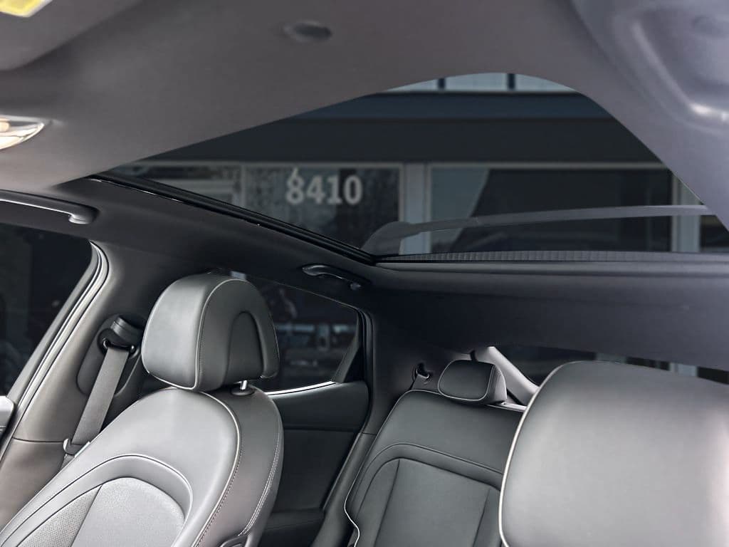2023 Genesis GV60 view 18