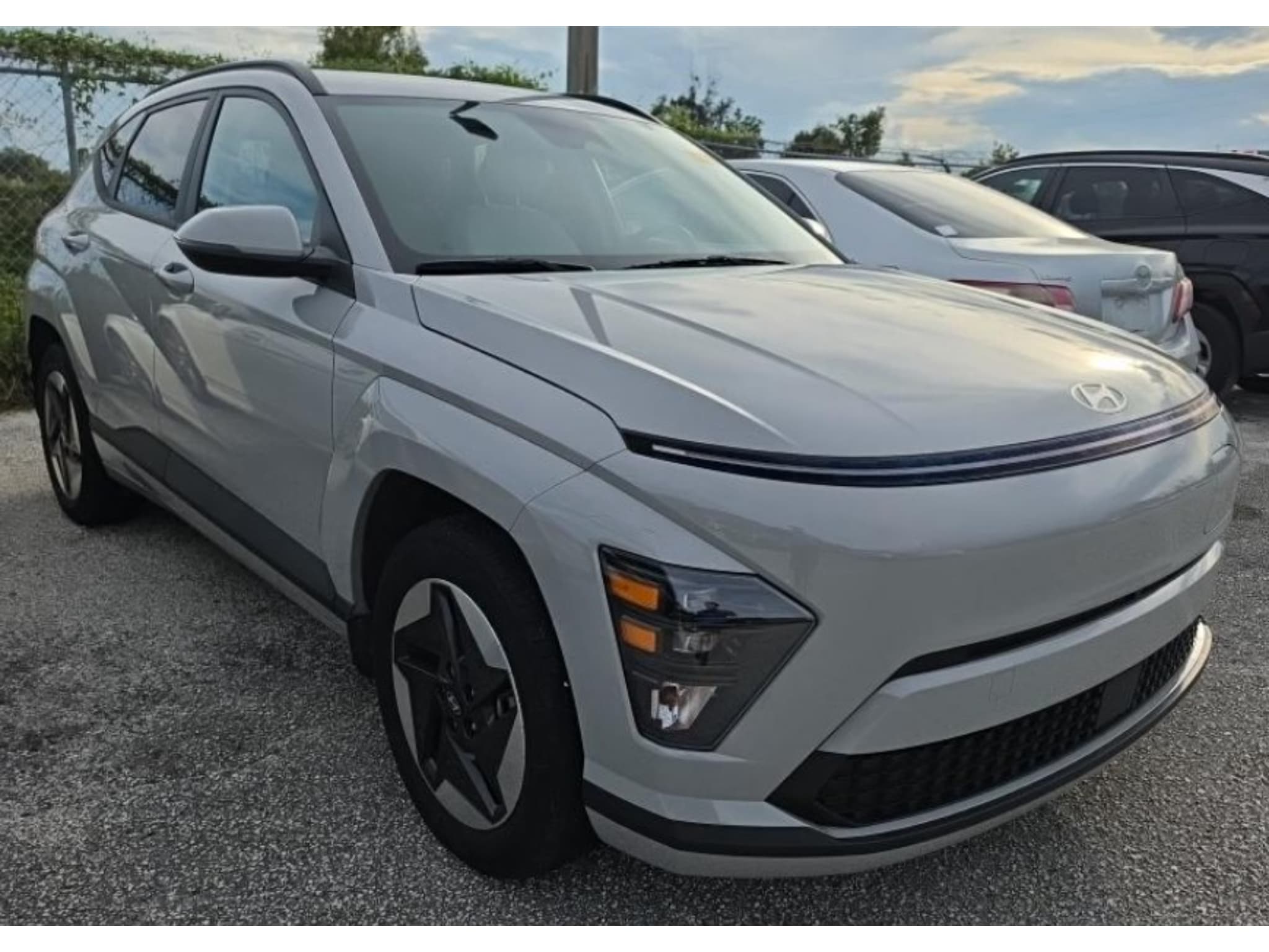 2024 Hyundai Kona view 4