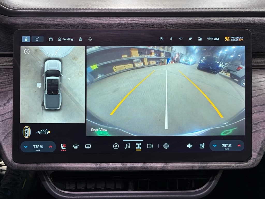 2022 Rivian R1T view 17