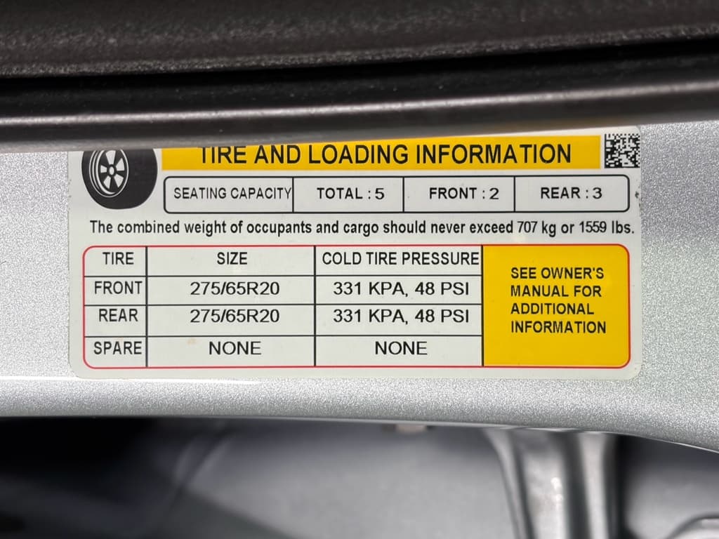 2022 Rivian R1T view 37