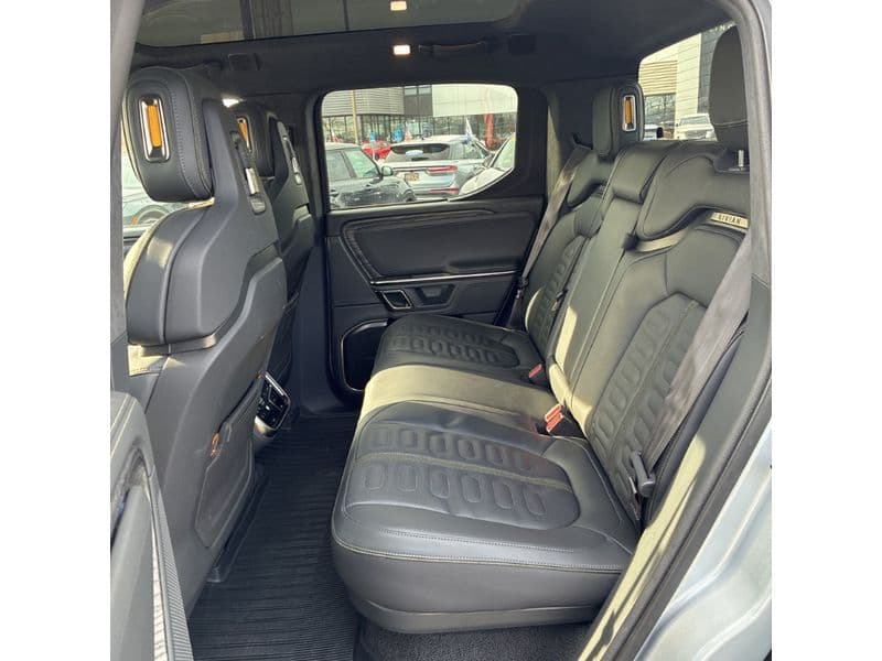 2022 Rivian R1T view 6