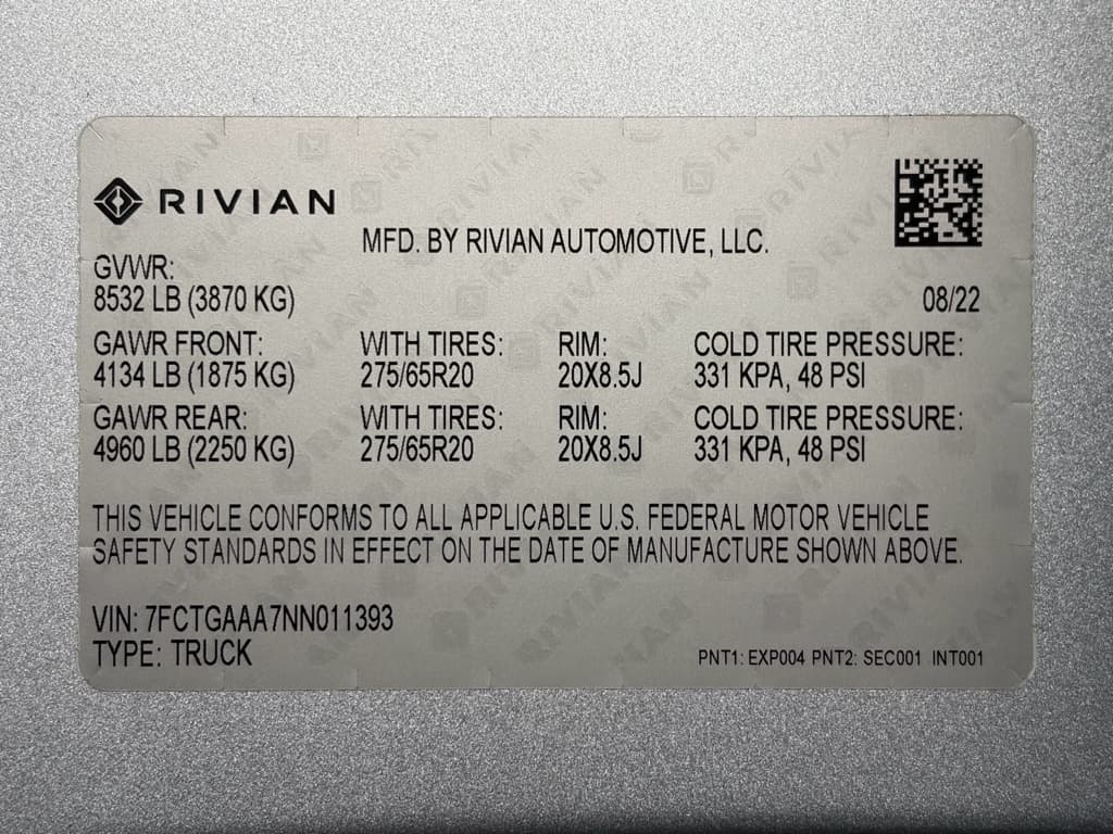 2022 Rivian R1T view 36