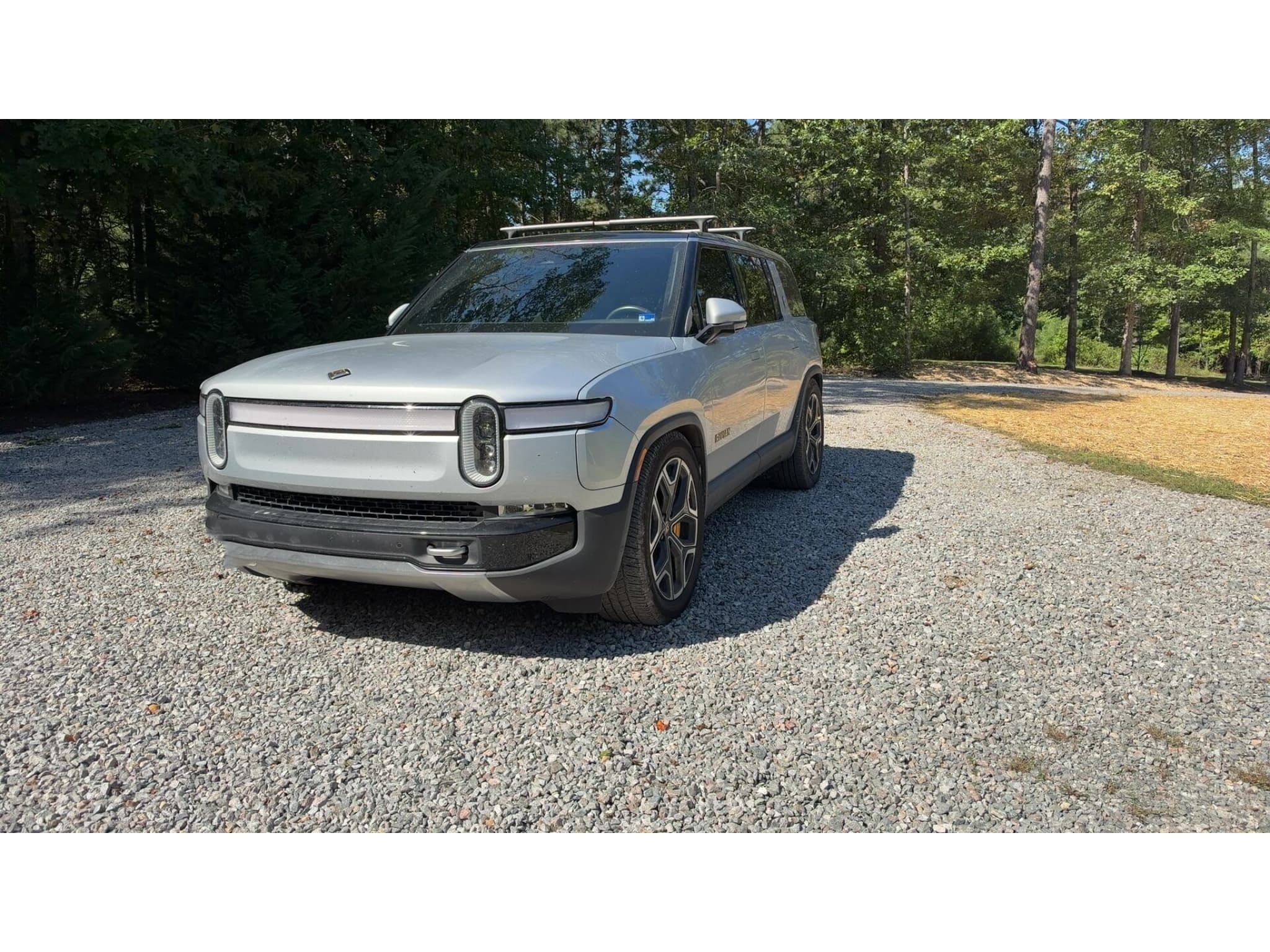2023 Rivian R1S view 1