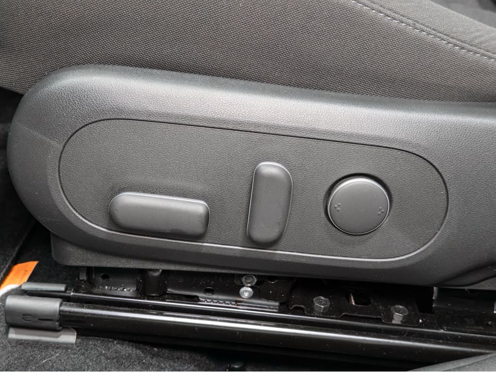 2024 Hyundai Kona view 7
