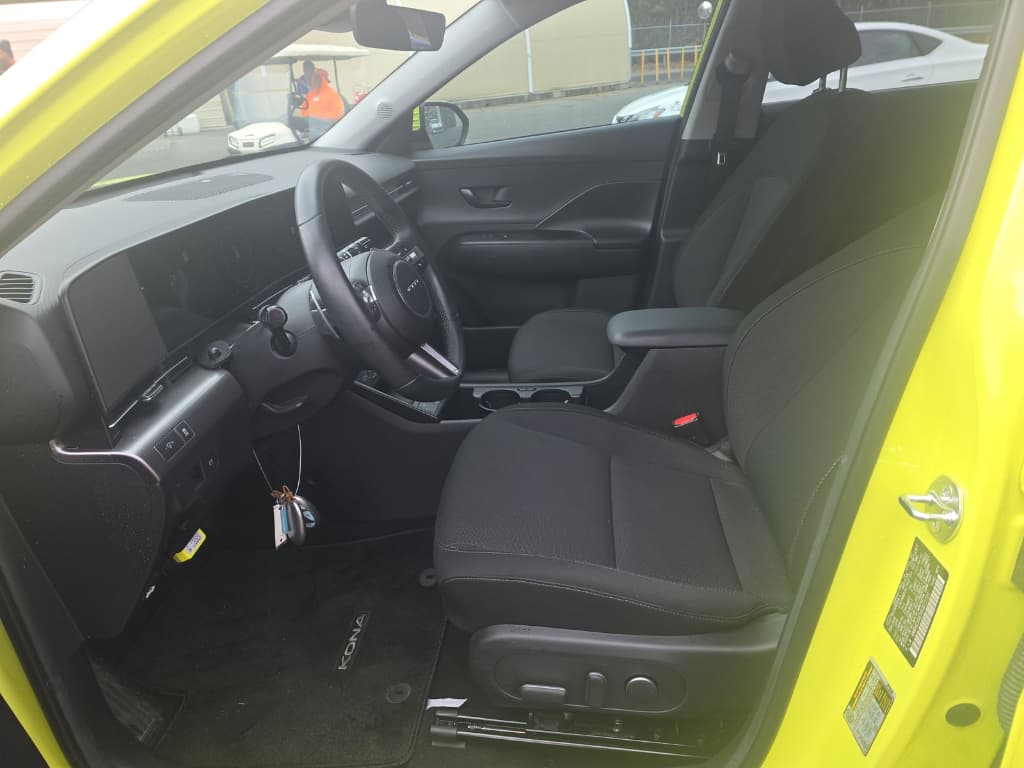 2024 Hyundai Kona view 5