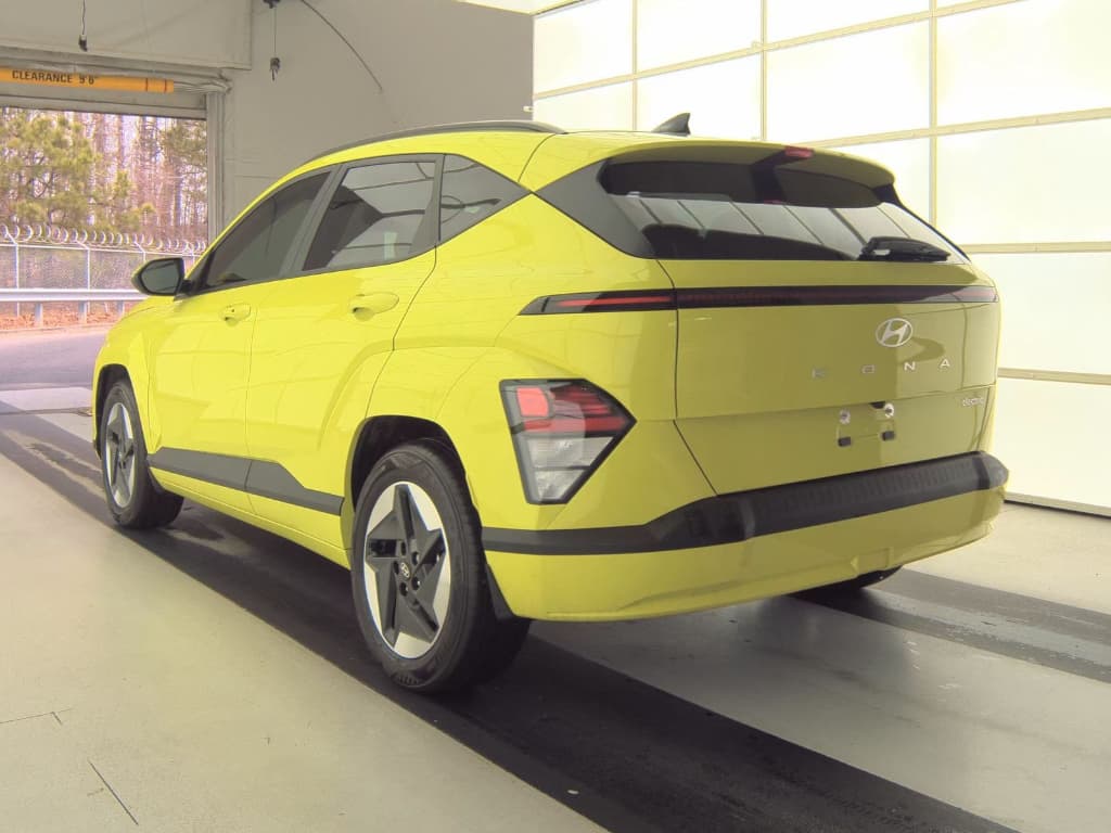 2024 Hyundai Kona view 4
