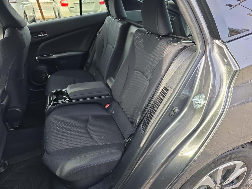 2017 Toyota Prius Prime view 5