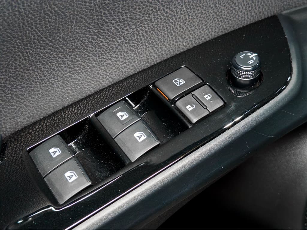 2017 Toyota Prius Prime view 8