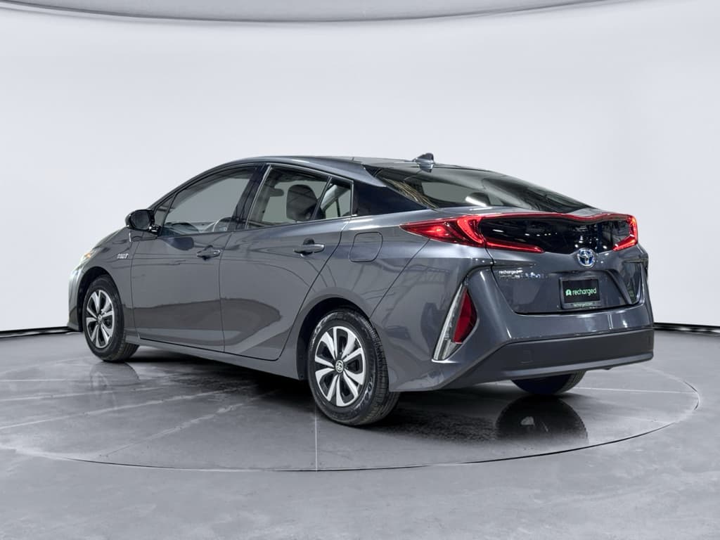 2017 Toyota Prius Prime view 2