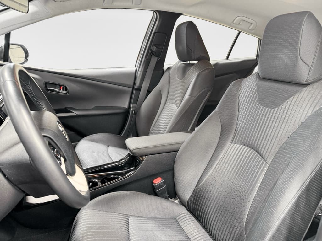 2017 Toyota Prius Prime view 18