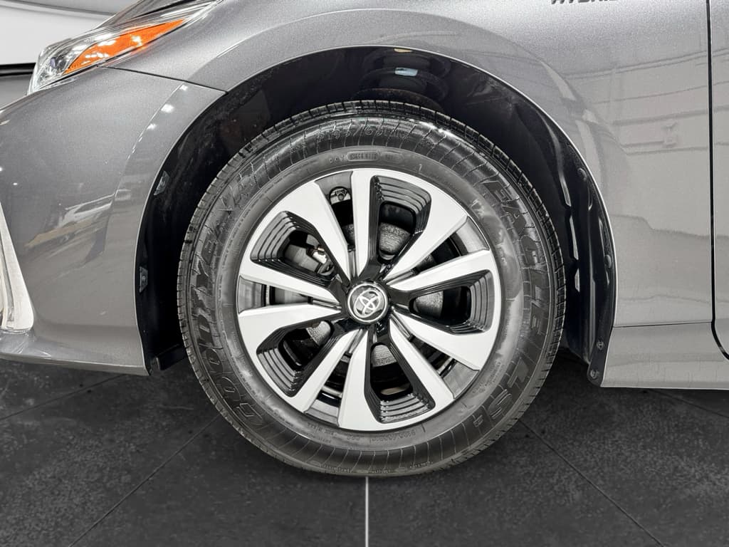 2017 Toyota Prius Prime view 29