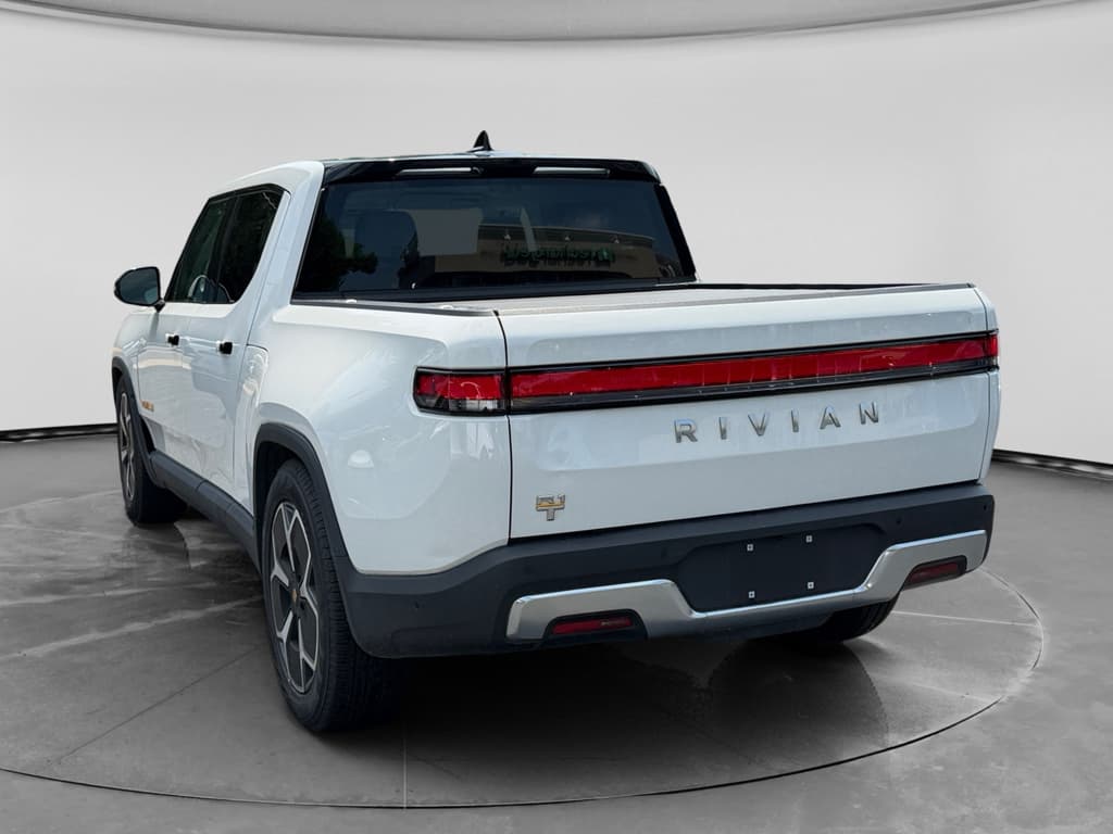 2022 Rivian R1T view 2