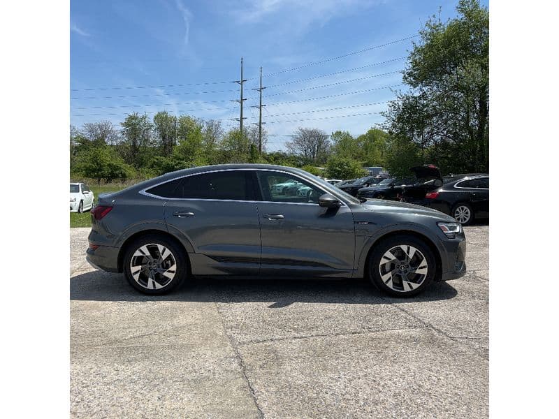 2021 Audi e-tron Sportback view 6
