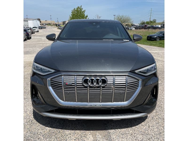 2021 Audi e-tron Sportback view 8
