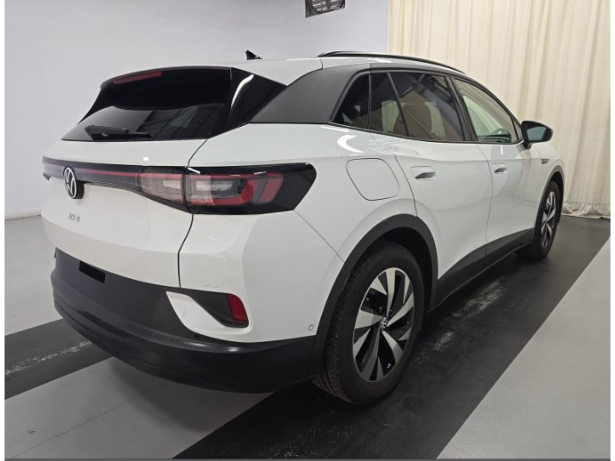 2025 Volkswagen ID.4 view 3