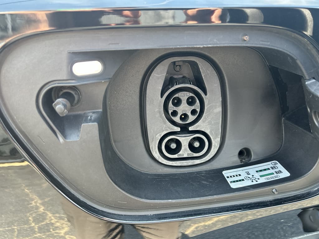 2021 Volkswagen ID.4 view 5