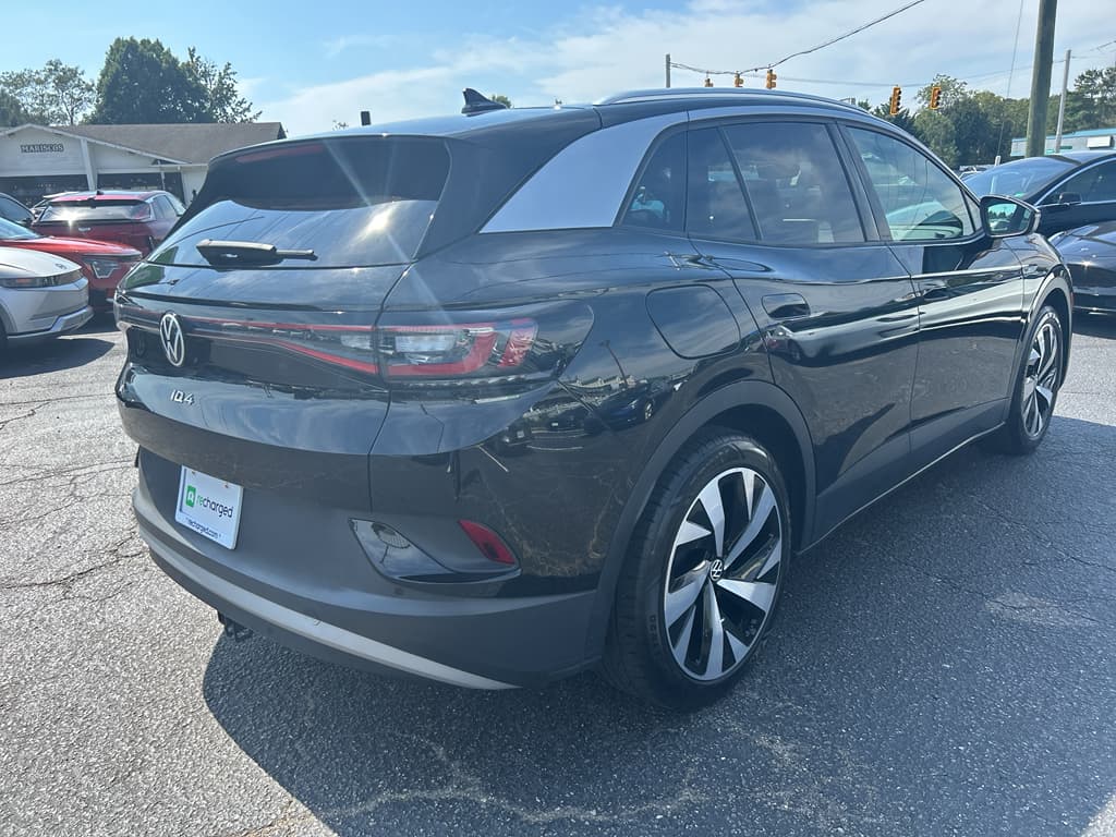 2021 Volkswagen ID.4 view 3
