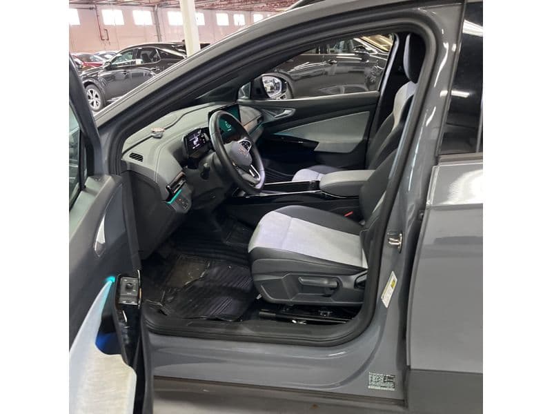 2023 Volkswagen ID.4 view 5