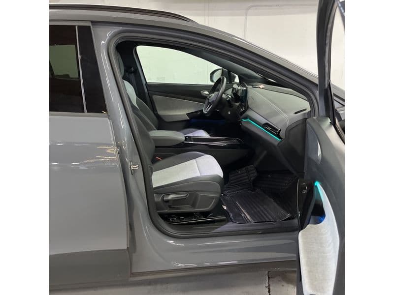 2023 Volkswagen ID.4 view 6
