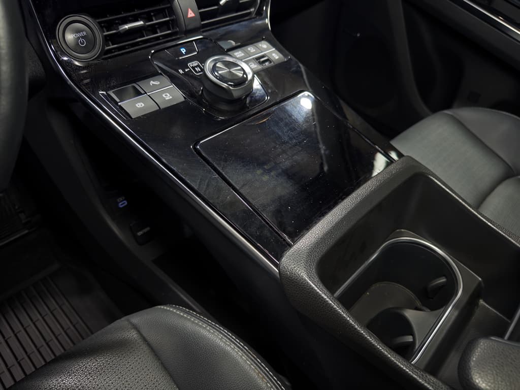 2023 Subaru Solterra view 17