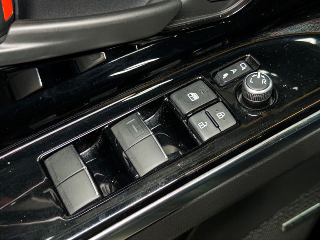 2023 Subaru Solterra view 7