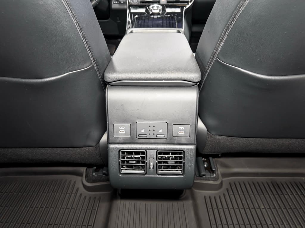 2023 Subaru Solterra view 19