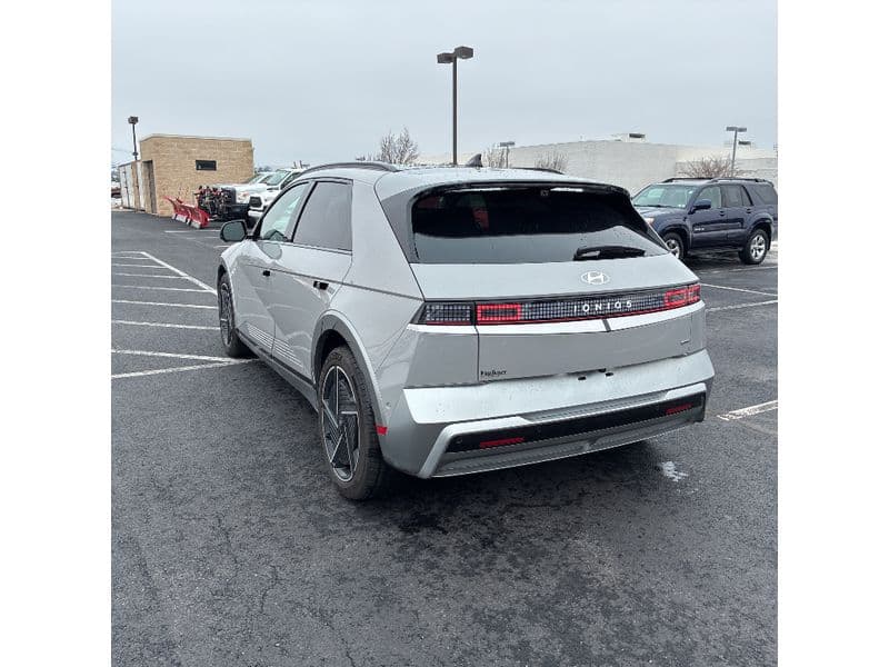 2025 Hyundai IONIQ 5 view 4