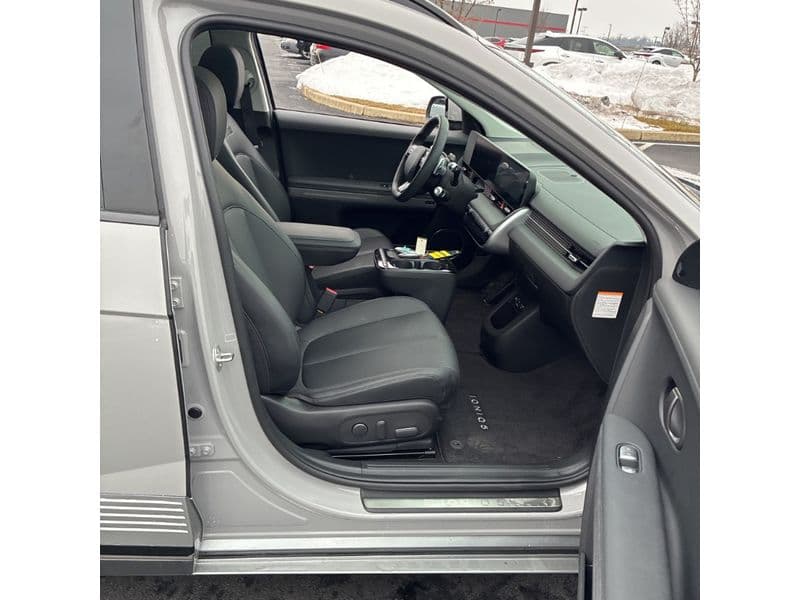 2025 Hyundai IONIQ 5 view 5