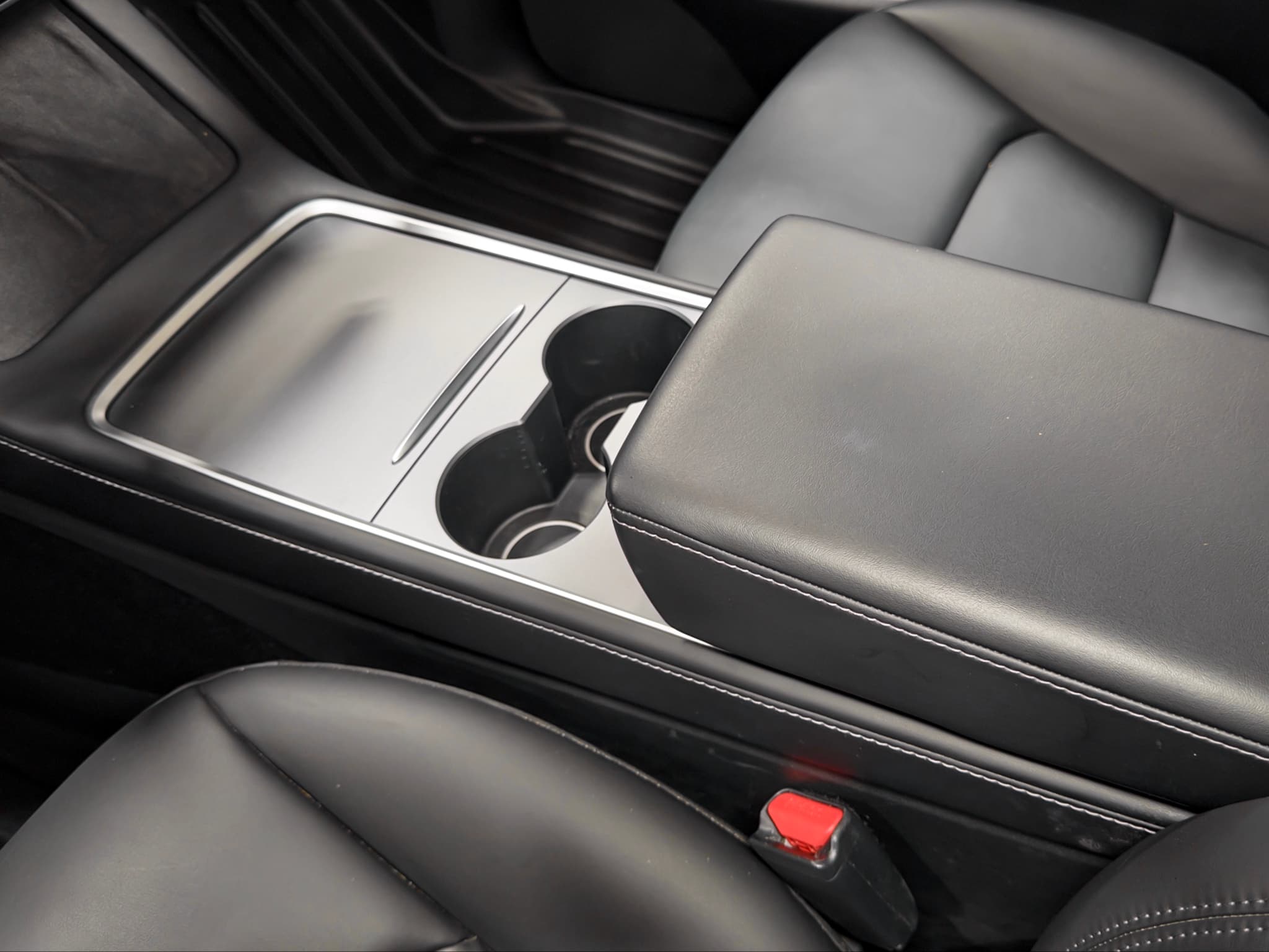 2022 Tesla Model Y view 18