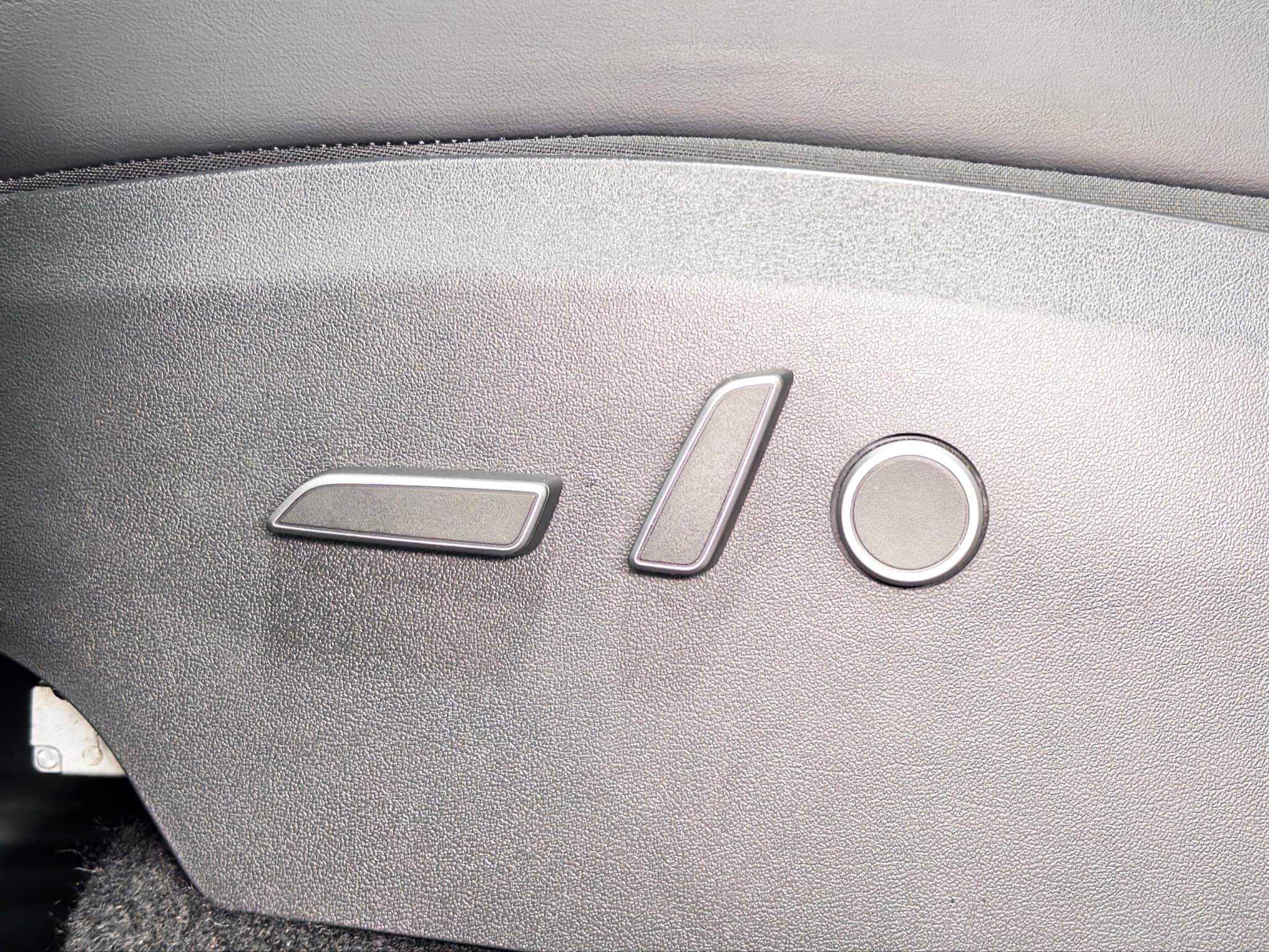 2022 Tesla Model Y view 7