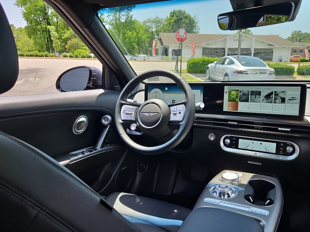 2023 Genesis GV60 view 17