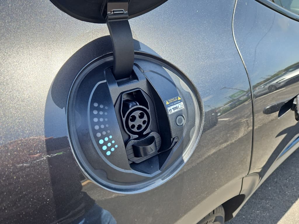2023 Genesis GV60 view 5