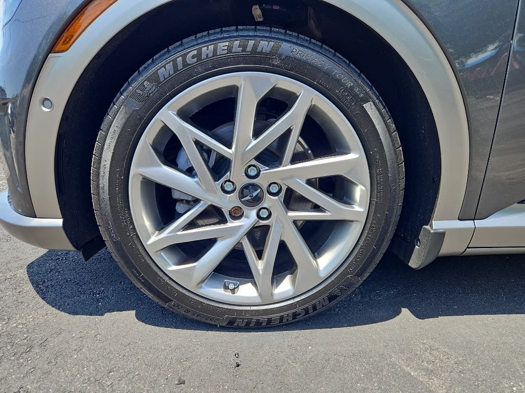 2023 Genesis GV60 view 28