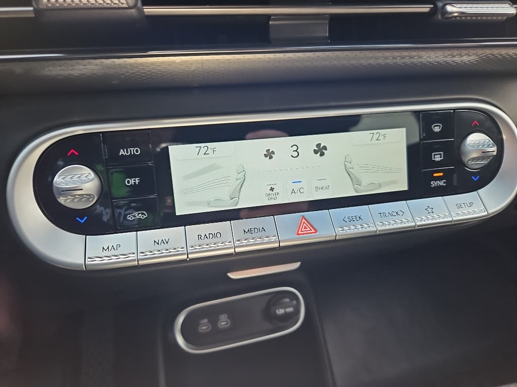 2023 Genesis GV60 view 14