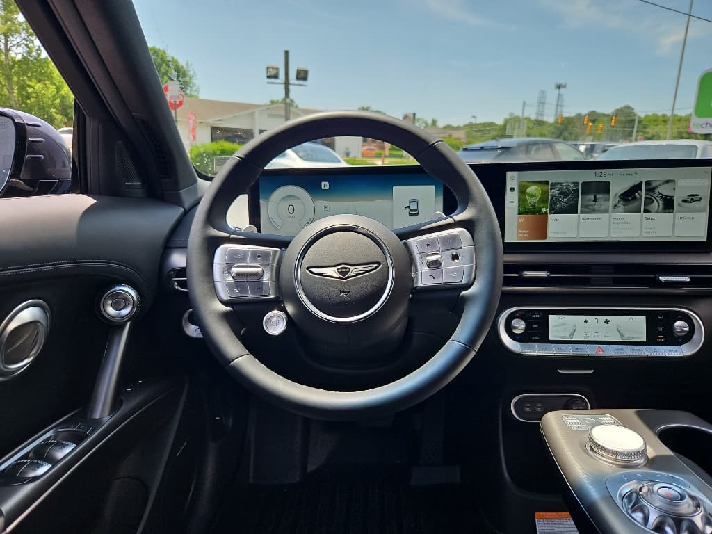 2023 Genesis GV60 view 8