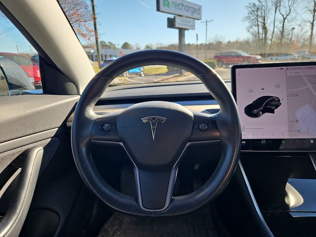 2018 Tesla Model 3 view 7