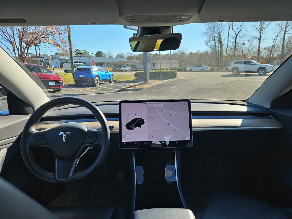 2018 Tesla Model 3 view 6