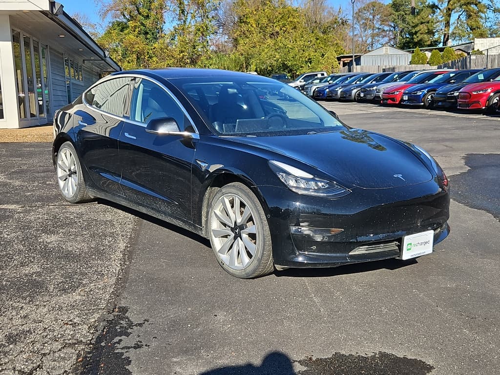 2018 Tesla Model 3 view 4