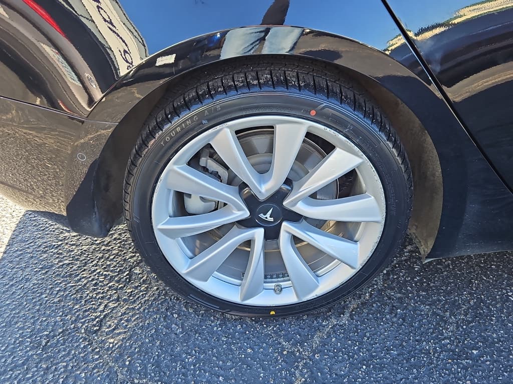 2018 Tesla Model 3 view 29