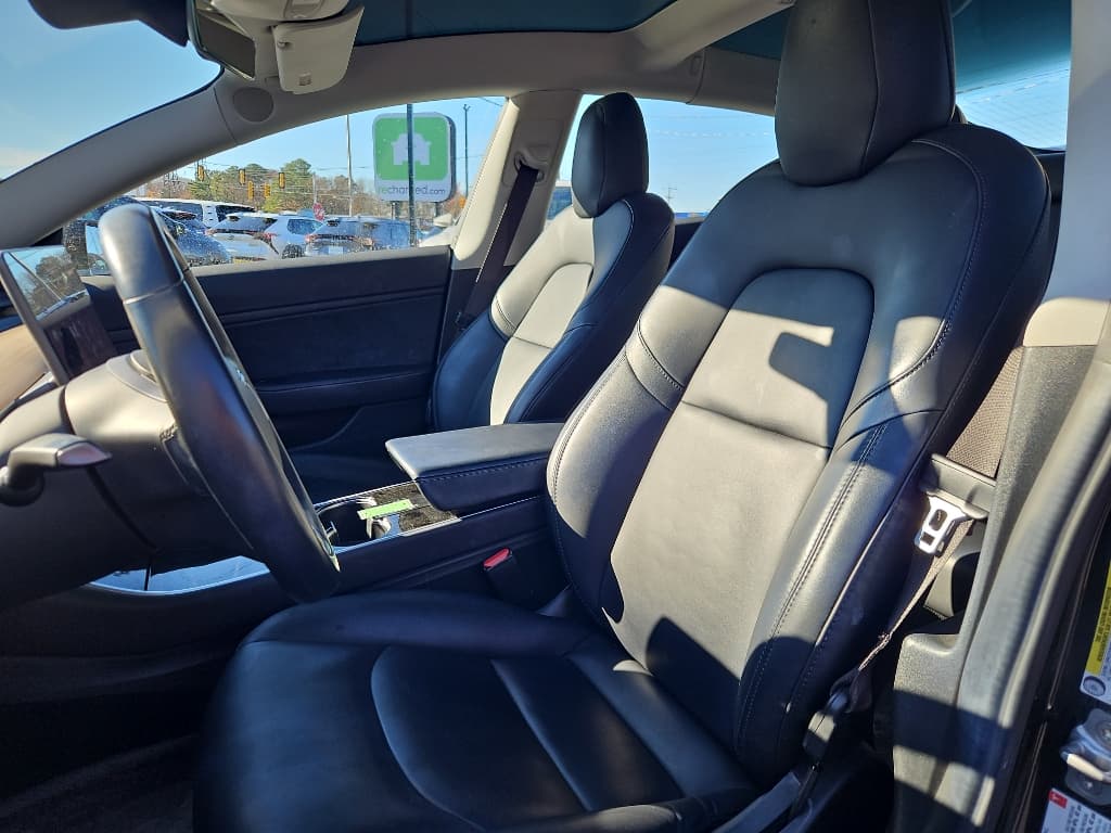 2018 Tesla Model 3 view 5
