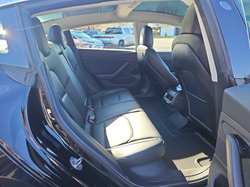 2018 Tesla Model 3 view 18