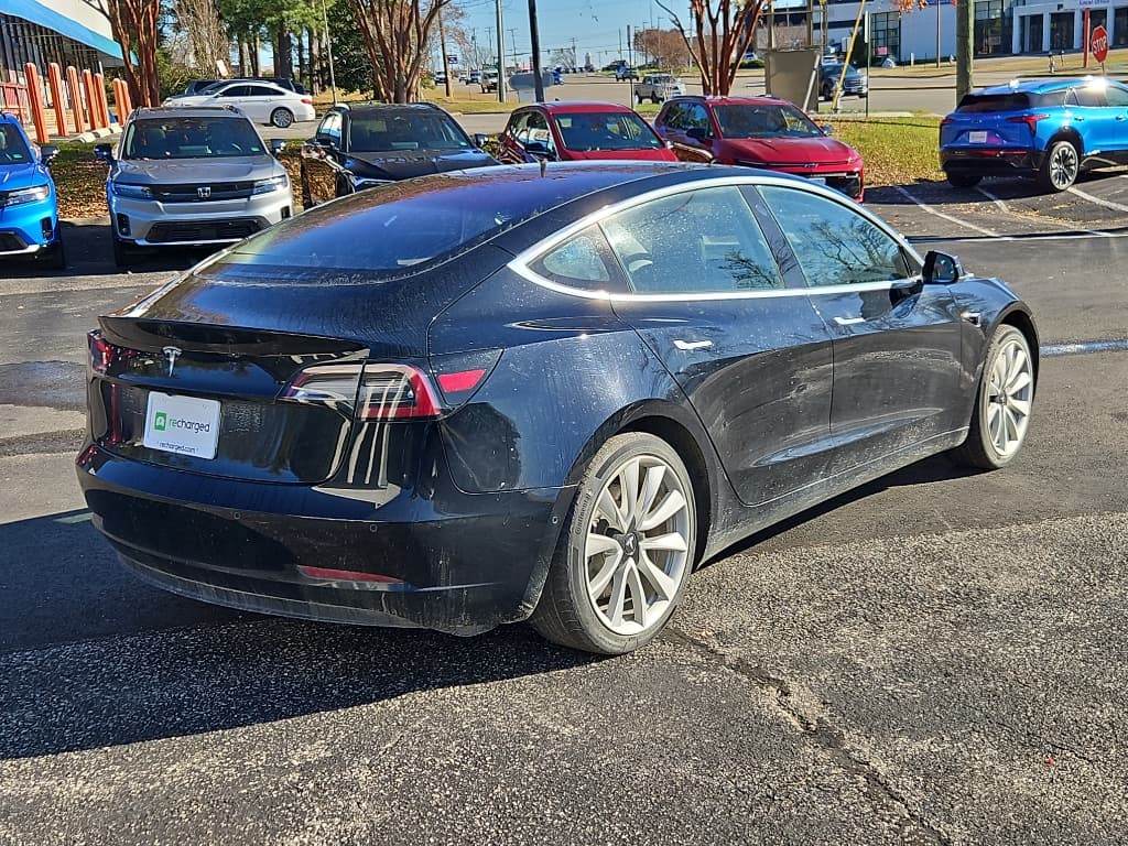 2018 Tesla Model 3 view 3