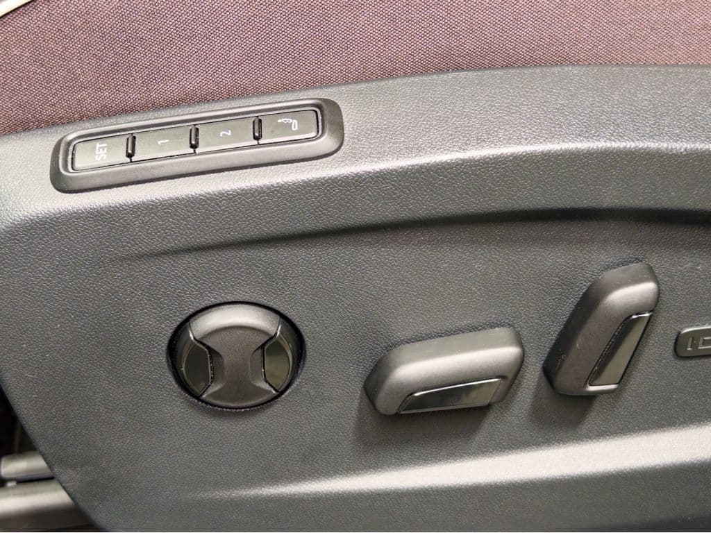 2025 Volkswagen ID.Buzz view 6