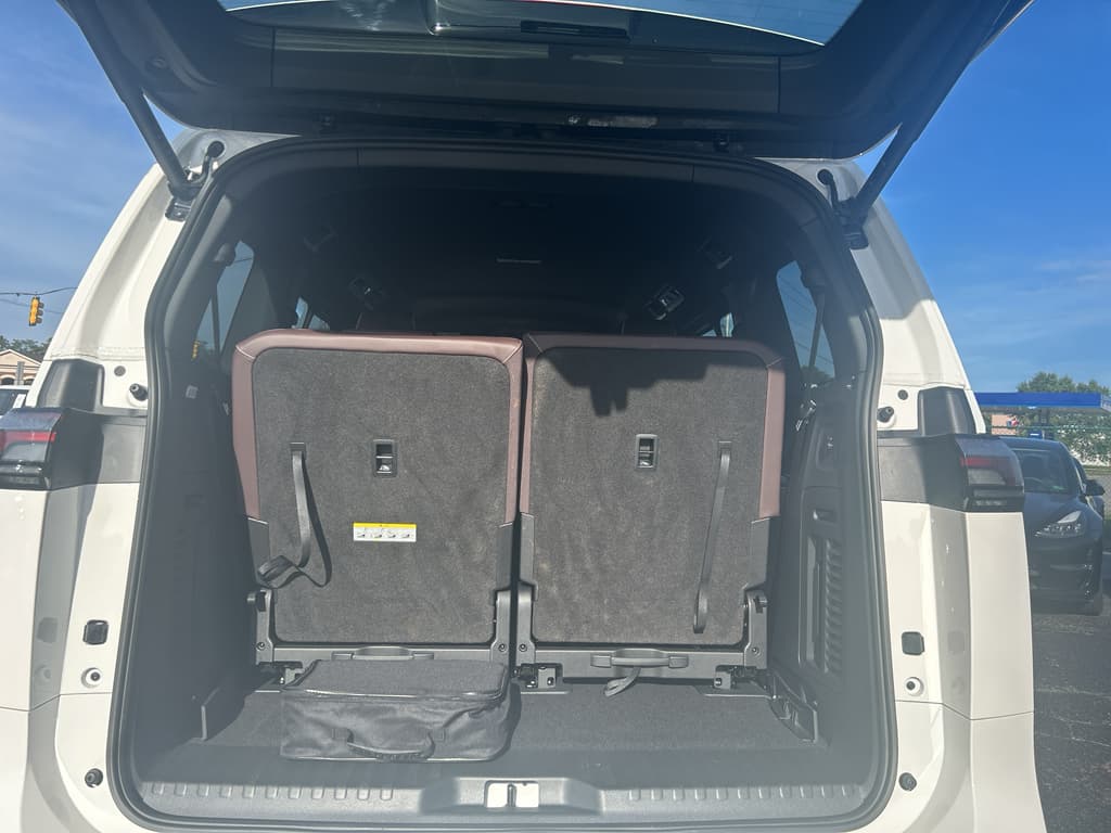 2025 Volkswagen ID.Buzz view 22