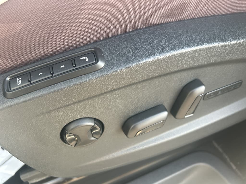 2025 Volkswagen ID.Buzz view 7