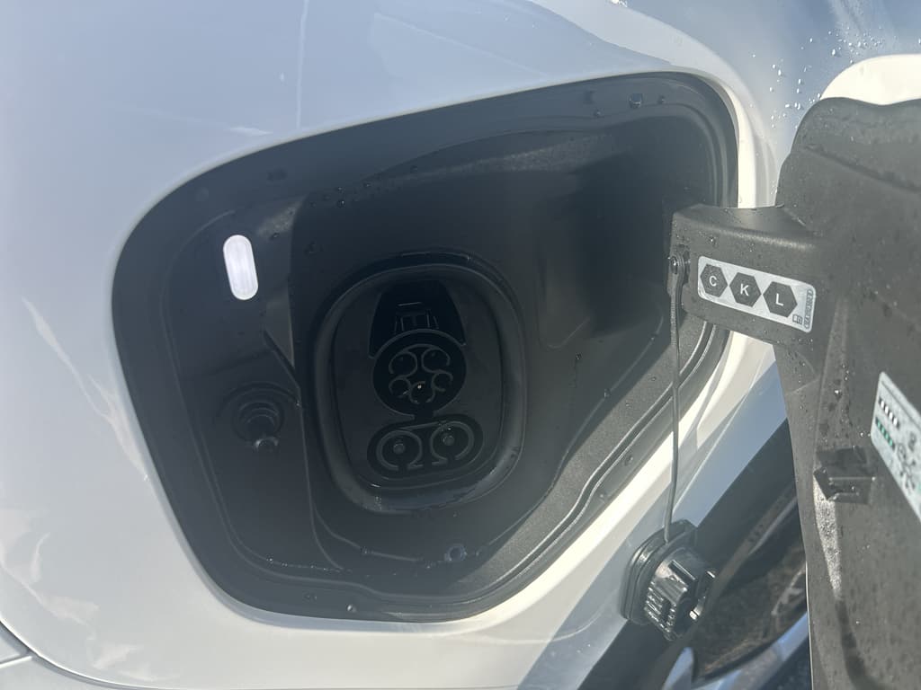2025 Volkswagen ID.Buzz view 5