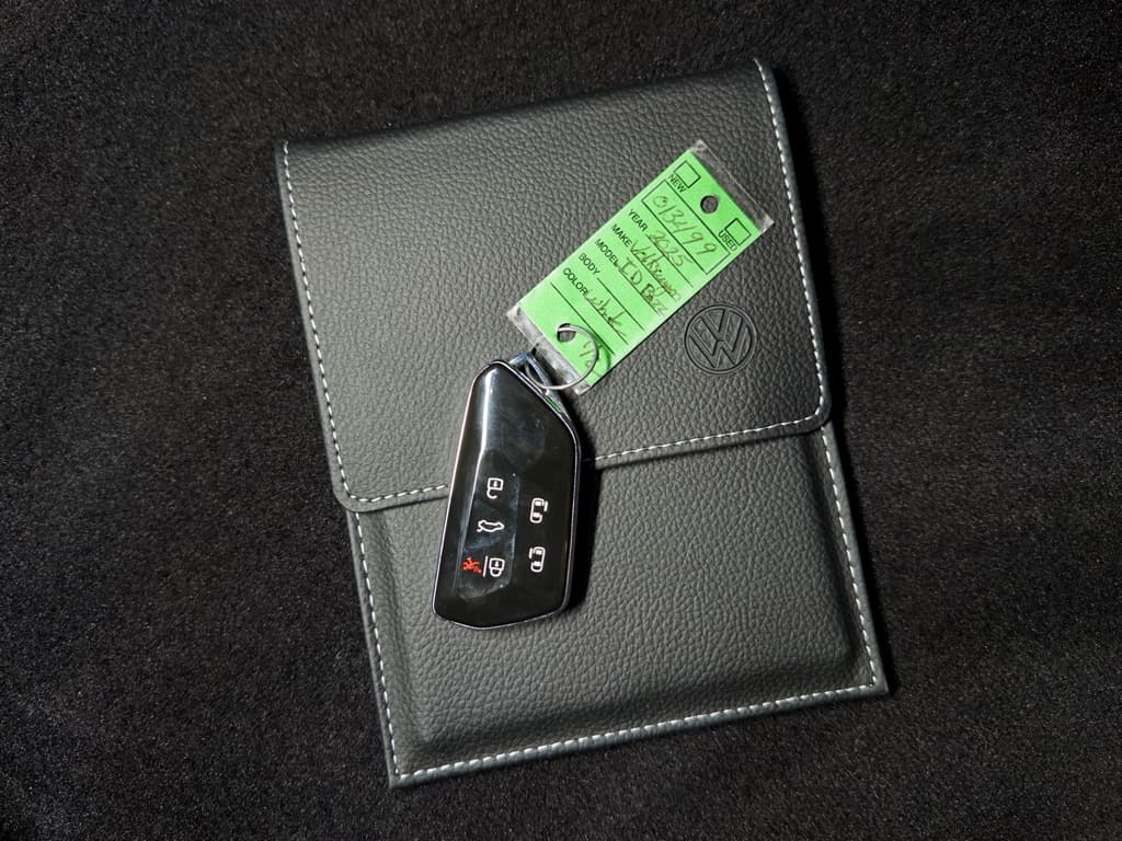 2025 Volkswagen ID.Buzz view 23