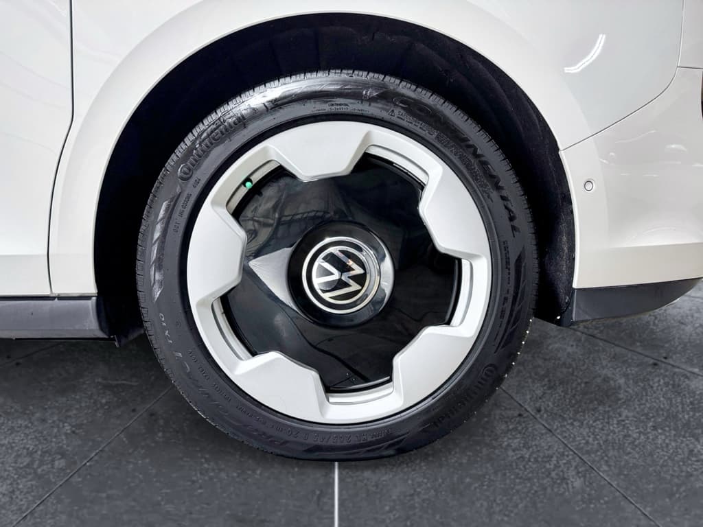 2025 Volkswagen ID.Buzz view 30