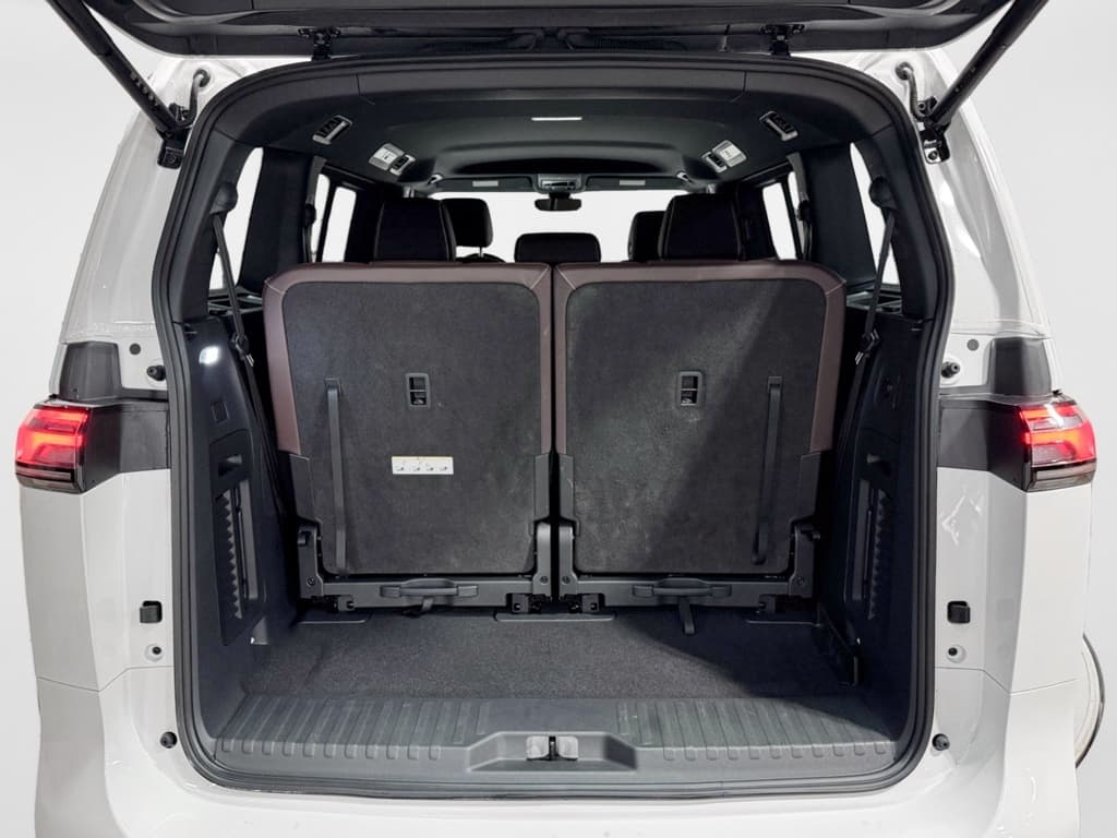 2025 Volkswagen ID.Buzz view 25